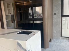 -红星美凯龙全球家居生活广场卡子门店-停车场