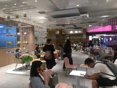 大堂-奈雪的茶(湖滨银泰in77C区PRO店)
