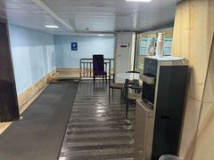 -蓝海豚游泳俱乐部(南京西路店)