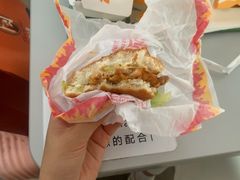-麦当劳(上海虹桥站30B检票口楼上)