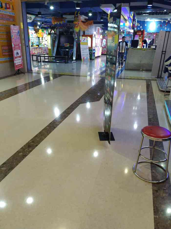 大玩家(余姚万达店)-"位于万达广场,楼上就是电影院. 等电影.