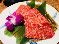 上等厚切牛小排-炼火烤肉店