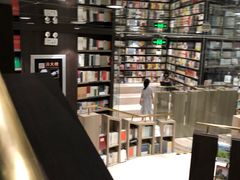 -钟书阁(群光广场店)