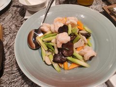 -彩云天云南餐厅
