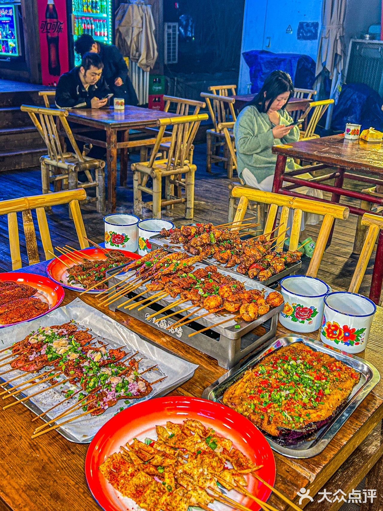 一家藏匿在十八梯对面石灰市得鲜烧烤店