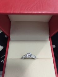 -威德钻石-克拉钻大本营(南京东路店)