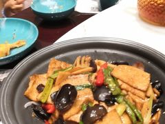 -荷塘秋月·本帮江浙菜(国权路店)