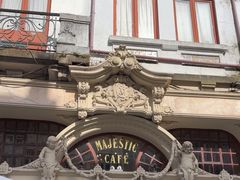 -Majestic Café
