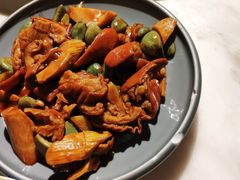 腊八蒜烧肥肠-小吊梨汤·北京菜·烤鸭(鸟巢店)