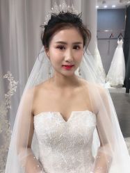 -艾米丽婚纱礼服