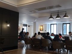 大堂-星巴克臻选(广州沙面店)