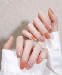 -悦指间美甲美睫