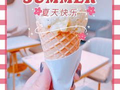 奇异果香蕉冰淇淋-Fridi Patisserie Cafe