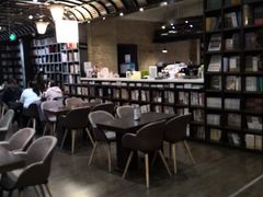 -钟书阁(松江泰晤士小镇店)