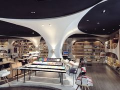 -钟书阁(珍园店)