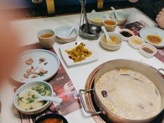 -洪氏嗨捞·猪肚鸡火锅(阳光天地店)