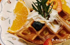 Seasonal Limited Ice Cream Waffle