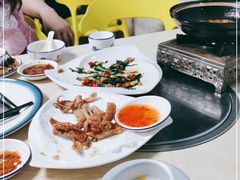 -墨脱石锅椰子鸡•香草鸭•东山羊(大东海店)