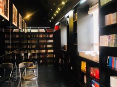 -钟书阁(松江泰晤士小镇店)