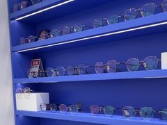 -美式眼镜·授权蔡司.依视路.尼康.豪雅.明月(南翔印象城店)
