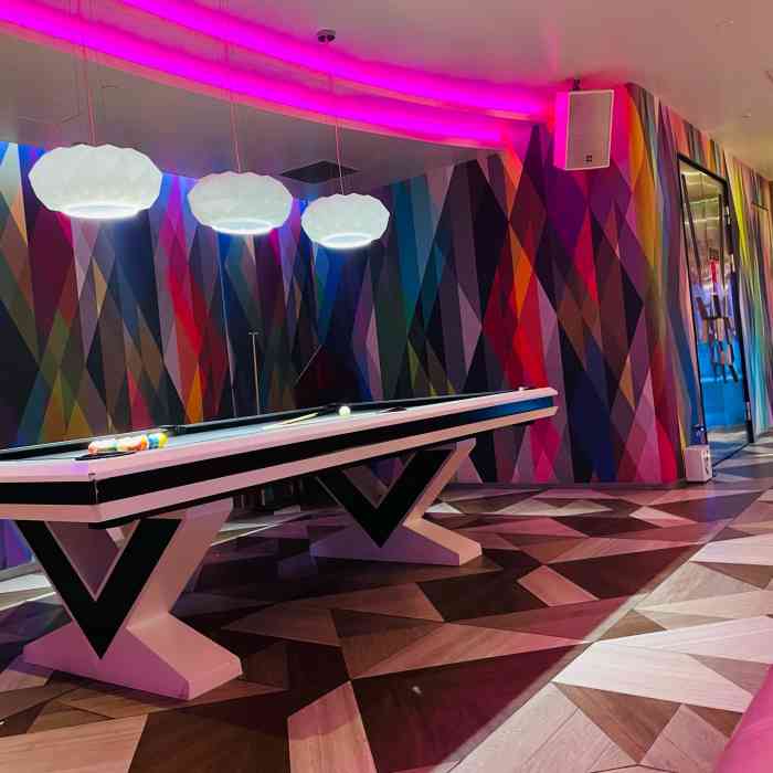 ariia party club-"万圣节99美女同学组的活动,我们到的比较.