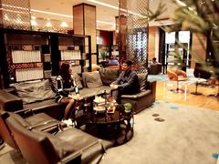 -武汉光谷广场杨家湾地铁站怡程酒店