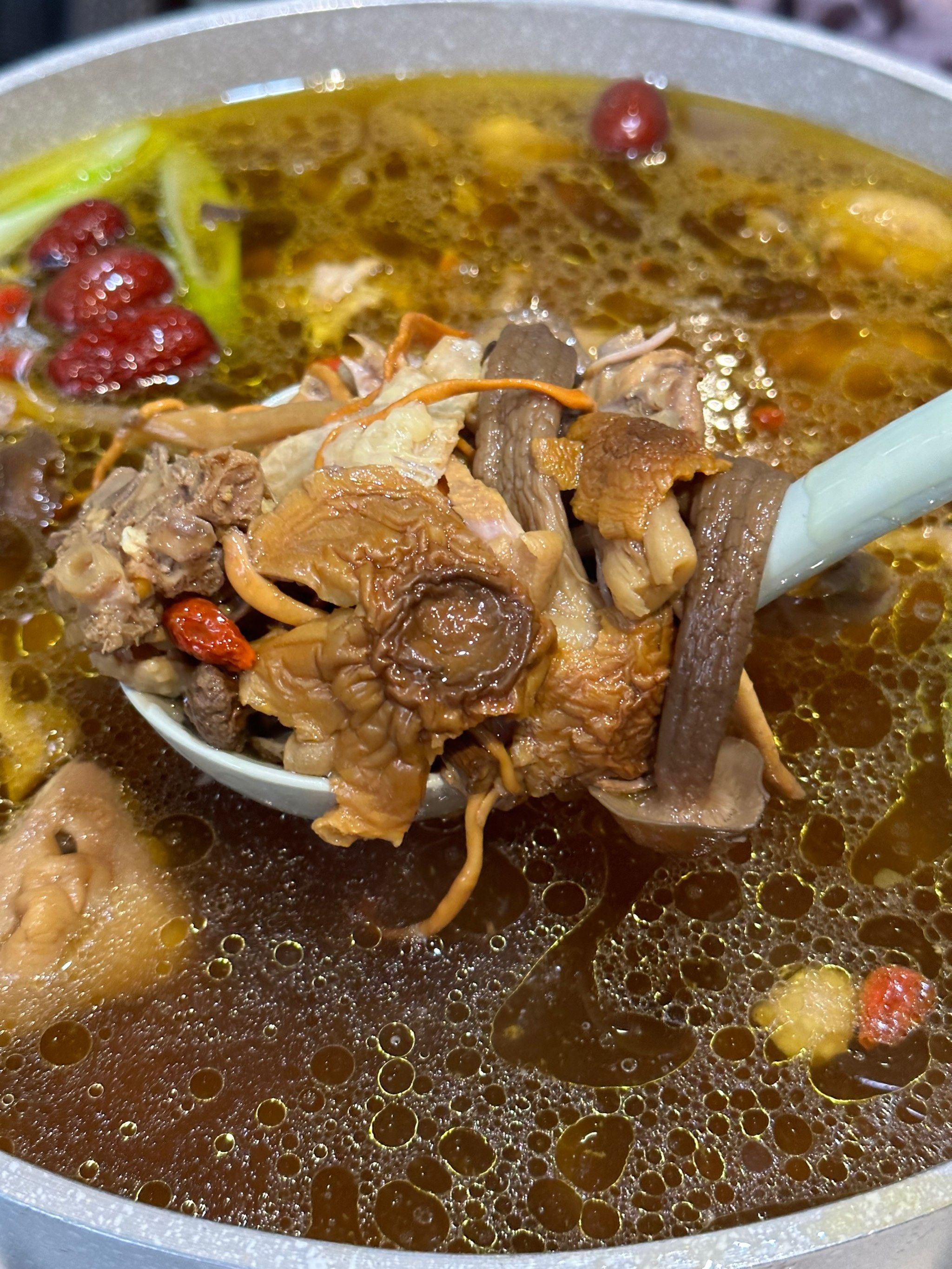 这一锅土鸡蘑菇汤卖我1888