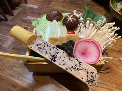 胶原蛋白鲜蔬美人锅-FROM FARM八亩农场(三里屯店)