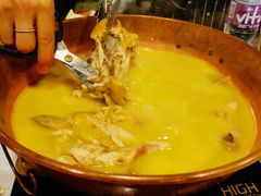 -鲜入围煮花胶鸡海鲜火锅