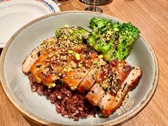 牛油果照烧鸡边腿杂粮饭-pLeace必乐时(天环广场店)