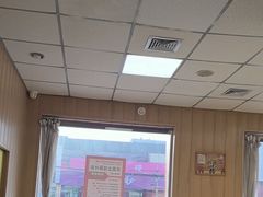 -华莱士·全鸡汉堡(加州步行街店)