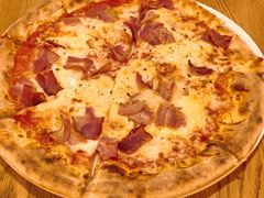 -城市大道红炉披萨烘焙坊