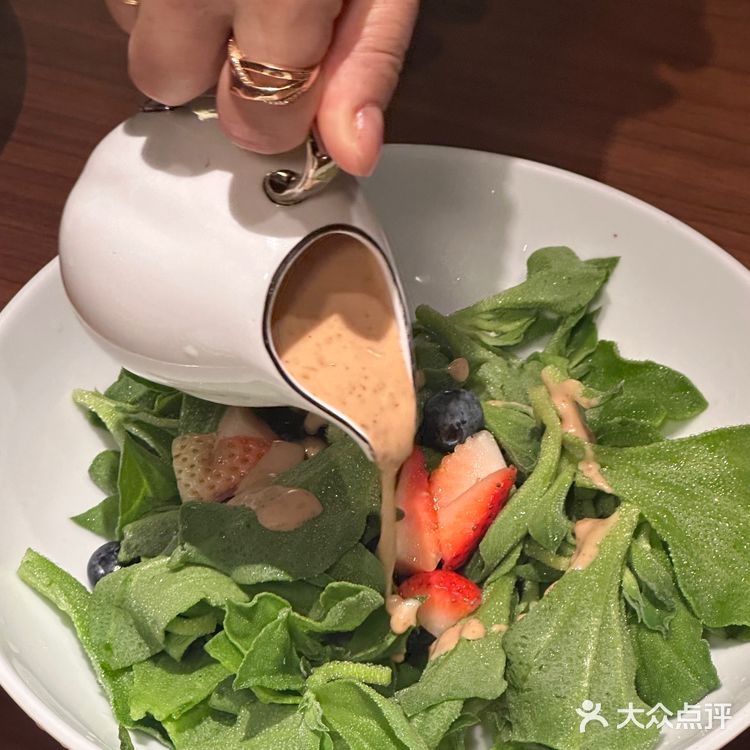 在广州‼️也能吃上地道的北京烤鸭[得意]