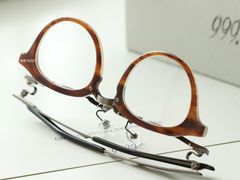 -目艮眼镜SHOWROOM(品牌集合店)