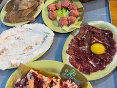 现切牛肉-三千坪超级火锅市场·土灶牛肉火锅