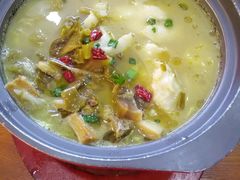 -周鱼小馆石锅酸菜鱼(活力汇店)