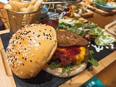 鹅肝樱桃酱手工牛肉汉堡-IFIF 如果花園(宽厚里店)