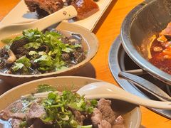 -大众跷脚牛肉馆·非遗传承单位(峨眉山店)