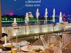 -MONICH牛排融合餐厅(和义大道购物中心店)