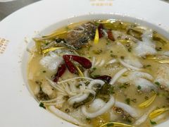 -渔语鱼酸菜鱼新川菜(来福士店)