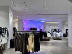 -URBAN REVIVO(上海中庚漫游城店)
