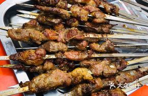 Lamb and Bean Sprouts Stir-Fried Noodles