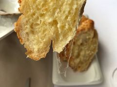 自制蒜蓉面包-Oyster Talks 四度蚝法餐厅