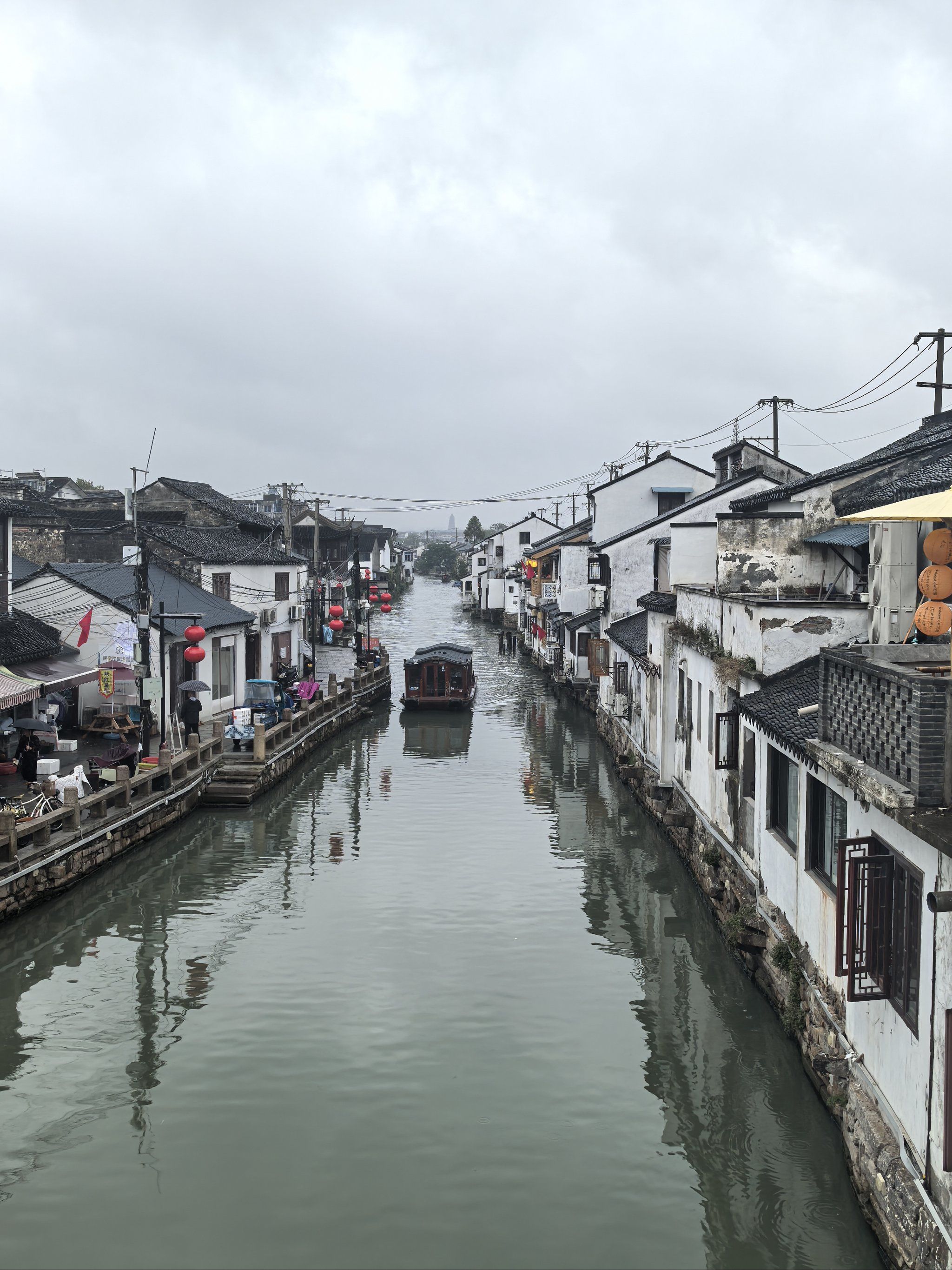 镇#水乡#0元玩转这座城#徒步寻秋地图@点小胖
雨天的山塘街充满了一