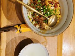 -呼啦面馆·头牌豌杂面(爱琴海店)