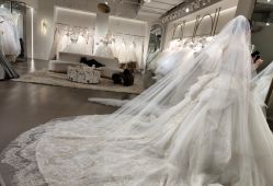 -艾米丽婚纱礼服