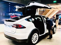 -TESLA 特斯拉(上海太古汇体验店)