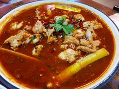 -虾弄弄海派小龙虾·牛羊蝎子火锅