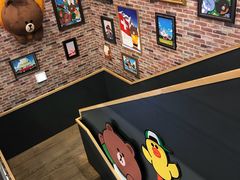 -LINE FRIENDS Garosu-gil Flagship Store