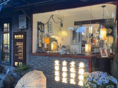 -邊城書店
